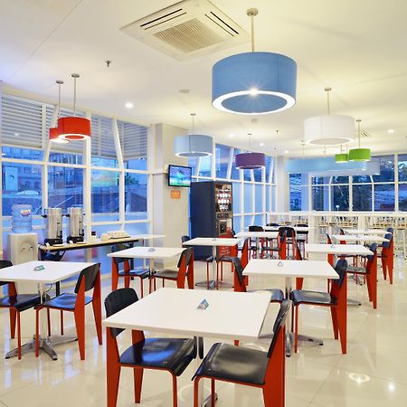 Pop! Hotel Kemang Yakarta Exterior foto